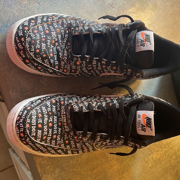 Air Force ones - Picture 6 of 6